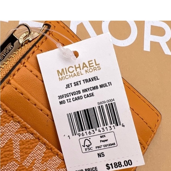 Michael Kors Jet Set
Travel MD TZ
Card Case Wallet - Picture 5 of 5